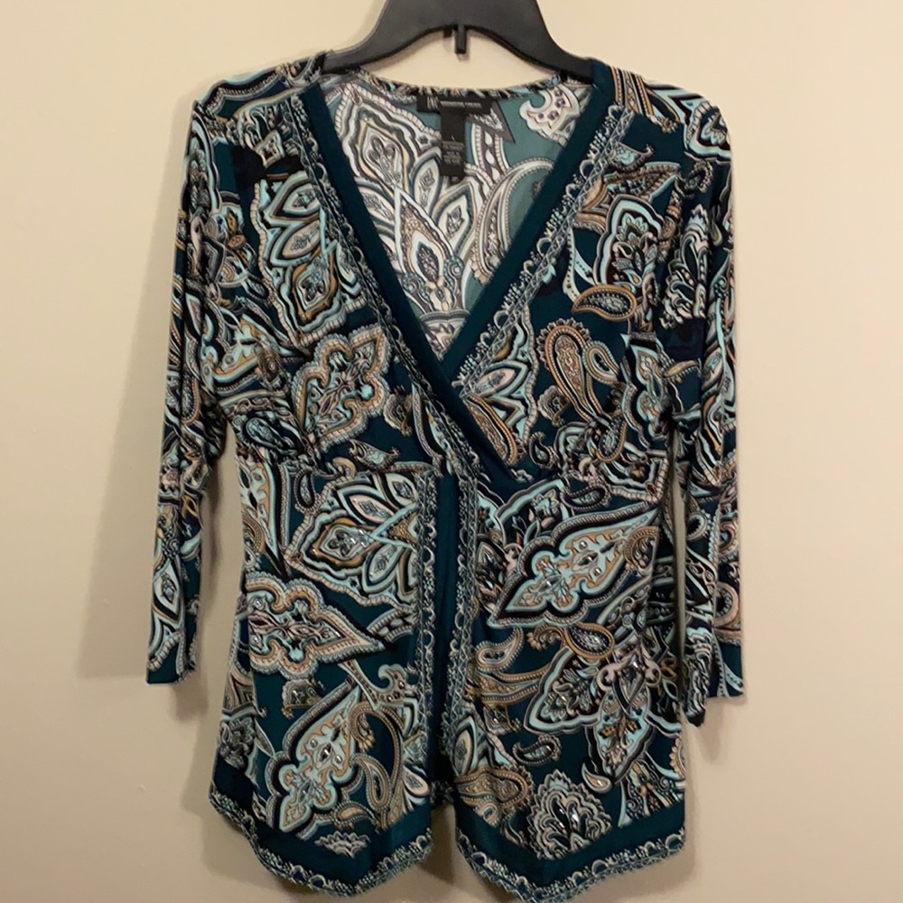 Ladies international concepts green/tan blouse.